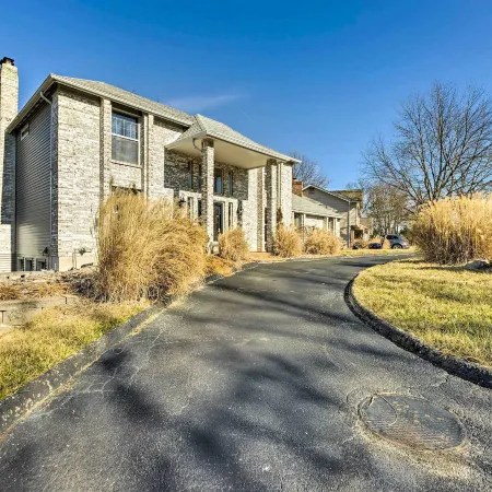 Saint Charles House Near Historic Downtown!