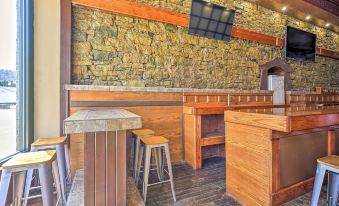 Walk to River: Unique Studio in Renovated Bar!