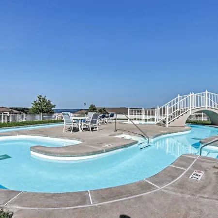 Osage Beach Condo Near Hiking and Shopping!
