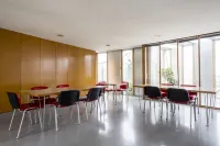 Residencia Universitaria Resa O Castro Отели в г. Туя