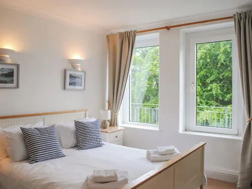 3 Melbury