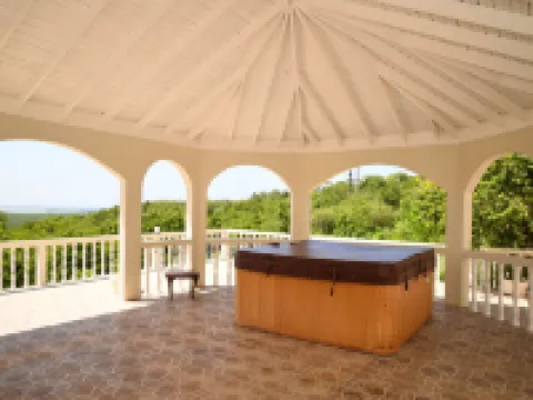 Retreat Guesthouse Luxury Suites Hotels in Coral Spring