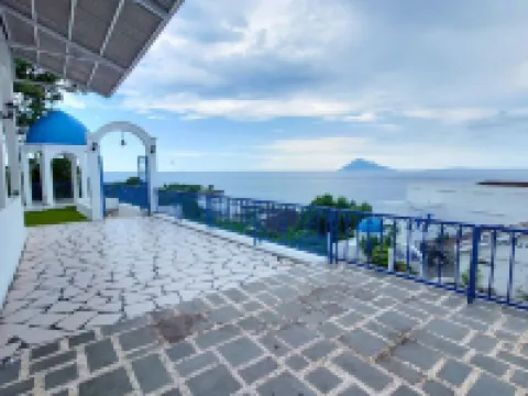 GraVilla Stay Hotels in Malalayang