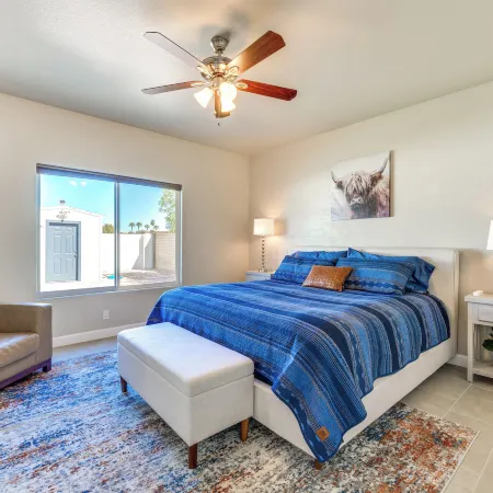 Pool, Putting Green & Games: Chandler Home!