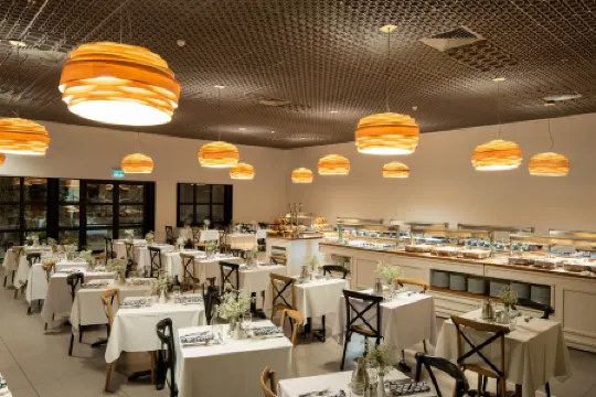 Oasis Spa Club Dead Sea Hotel - 18 Years Plus Отели рядом с достопримечательностью «Мёртвое море»