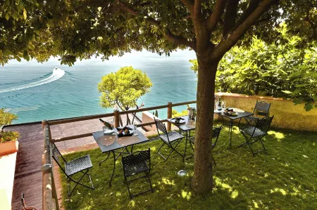 In Costa Relais & Luxury Suites