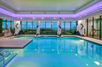 Holiday Inn Express & Suites VA沙灘海濱
