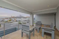 Dalton's, Langebaan, 10-Sleeper