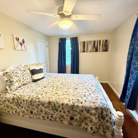 Charming 2-bedroom house in Perry with AC, WiFi