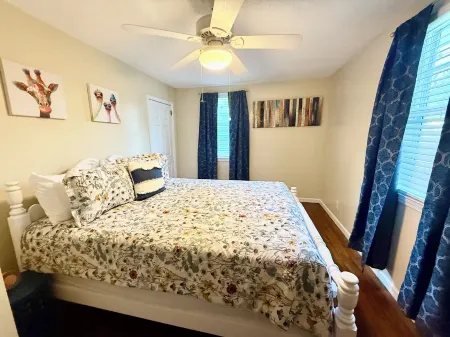 Charming 2-bedroom house in Perry with AC, WiFi