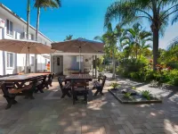 Bay of Palms Hotels in Tugun
