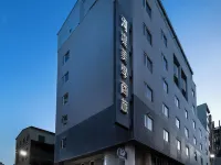 高雄河堤美學商旅 龍虎塔附近的飯店