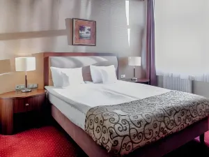 Grand Royal Hotel