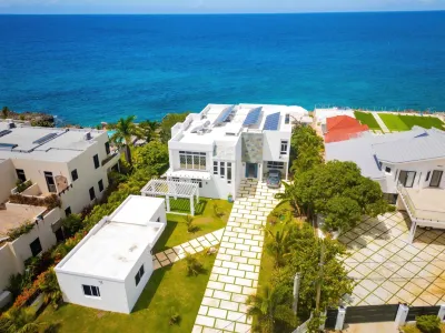 The W Villa 5 B R Oceanfront w Staff Hotels in 