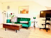 Apartment in Swinton with Free Parking–  Sleeps 4 Hotels in Worsley