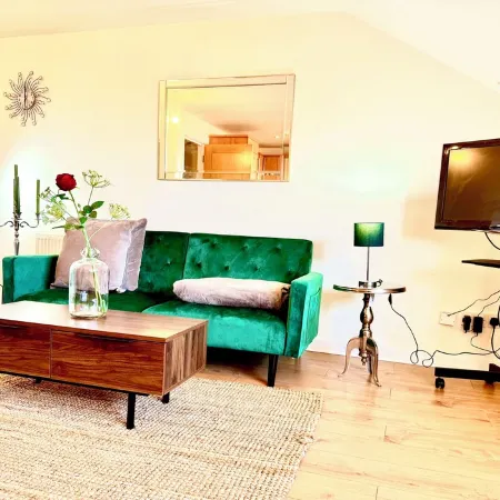 Apartment in Swinton with Free Parking–  Sleeps 4