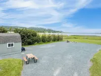 Swan Lake Cottage by AvantStay Hotels in Oak Harbor
