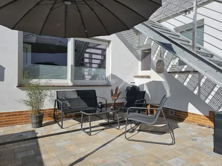 Flamingo - Design Old Building, Central, Terrace, PS4 & Stream Отели в г. Франкенберг