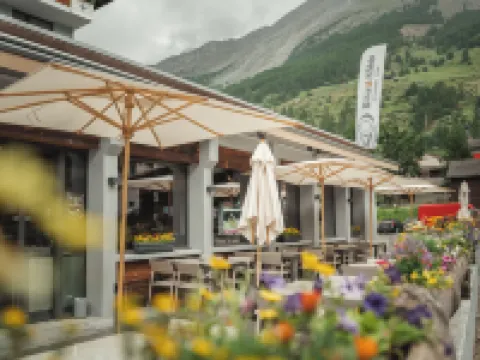 โฮเทล แมทเทอร์ฮอร์น อินน์ โรงแรมในTasch