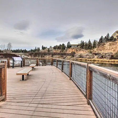 The Ark at Farewell Park, 20 Mi to Mt Bachelor!