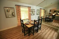 Serene 3br/2ba condo perfect for a family getaway in Greenwood with WiFi, AC