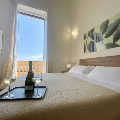 Onlyrooms V - Sea View & Train Station Citadella dei Musei 주변 호텔