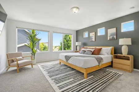 Spacious 4BR Exec Home - Near DIA & Medical Center