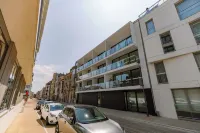 Huswell x Bel Air - Modern City Apartment with Terrace & Designer Touches