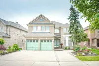 Spacious Queen Bedroom Walk-out Unit 大衛·鄧拉普天文台附近的飯店