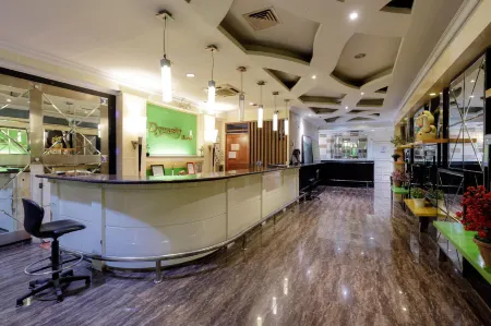 RedDoorz Plus Near Simpang Tiga Tritayasa Cilegon Отели в г. Purwakarta