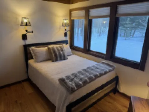 PRIVATE CABIN 10 MINUTES FROM TETON VILLAGE AND GRAND TETON NATIONAL PARK Hotels in Moose Wilson Road