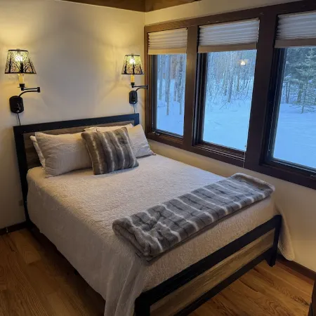 PRIVATE CABIN 10 MINUTES FROM TETON VILLAGE AND GRAND TETON NATIONAL PARK