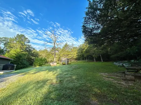 Cozy Cabin, Central AC, 5 Min. to Buffalo River, Pets & Families Welcome!
