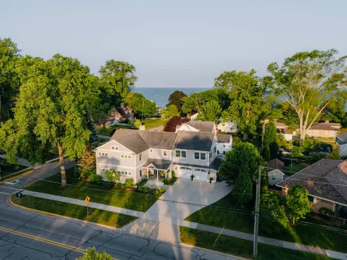 Resort-Style Backyard with Hot Tub and Game Rooms - Charming Lakeside Retreat