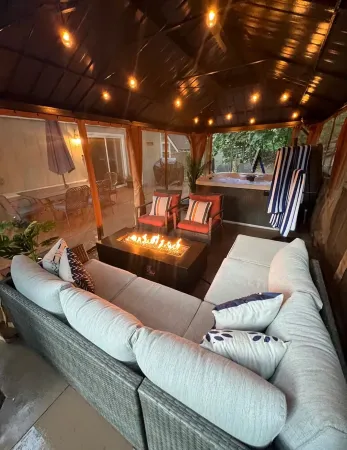 Luxe Cozy Lake Arrowhead Cabin New Hot Tub Kid & Dog Friendly Отели рядом с достопримечательностью «Библиотека Лейк Арроухед Бранч»