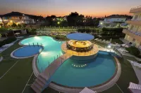 Bayside Hotel Katsaras - مسبح غير متناهي