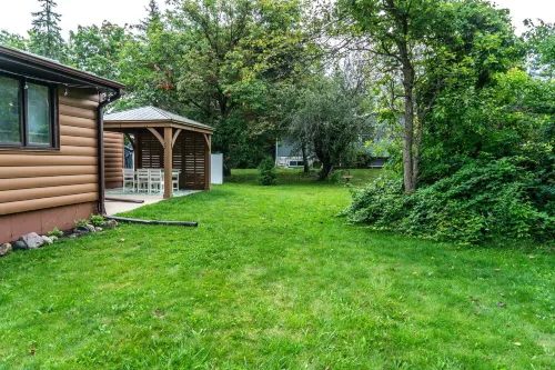 Hwy Chalet Centrally Located to Area Attractions Hotels in Geneva