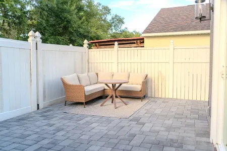 Luxurious & Modern Guest House in Orlando, FL