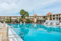 Quality Inn & Suites Kissimmee by the Lake - Ramah keluarga