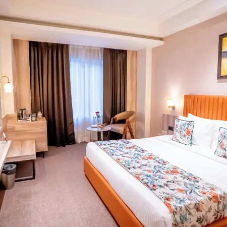 ASTER GRAND BY ZENQ SAKET Отели рядом с достопримечательностью «Рынок района Сафдарджанг»