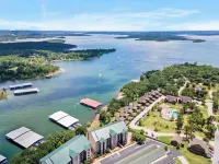 Waters Edge Retreat - For 6!