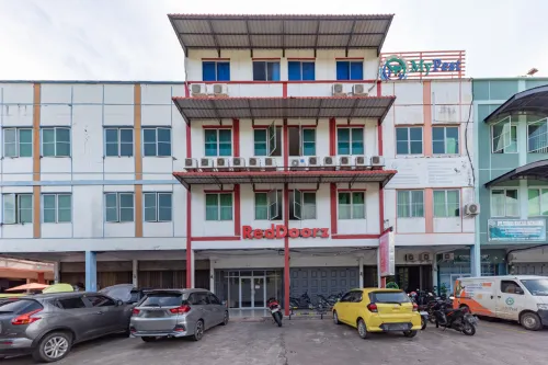RedDoorz Plus Near Kepri Mall Hotel a Batam