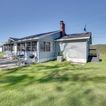 Cozy Cottage with 600 of Green Bay Frontage and Dock!