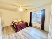 Beautiful and spacious 4-bedroom home in Danville, with WiFi and AC. Hotels in Danville