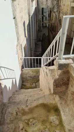 Structure located in the heart of the Itria Valley two very elegant private rooms