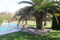 EXCEPTIONAL BED & BREAKFAST IN A PROVENCAL MAS with gourmet breakfast Hotel a Chateaurenard