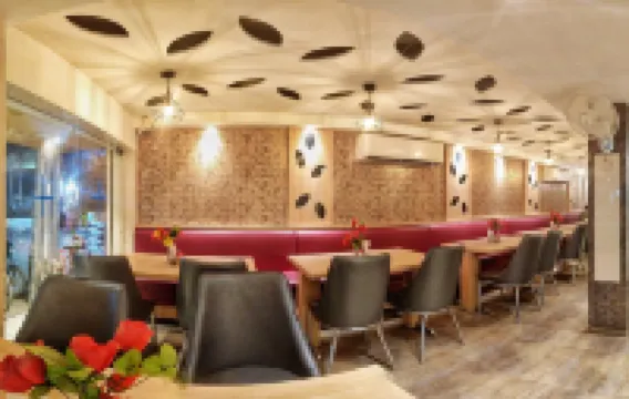 Hotel Kaveri Hotels near Jhusi puliya झूसी