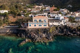 L'Ariana Isole Eolie | UNA Esperienze