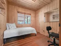 LAKEFRONT HOME w BEACH @ HIGGINS LAKE! Hotels in Gerrish Township
