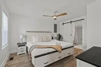 Elkhorn Cottage - Peaceful Creekside Stay